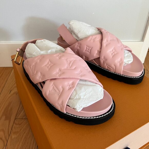 Louis Vuitton Paseo Flat Comfort Sandals Embossed - Picture 3 of 8